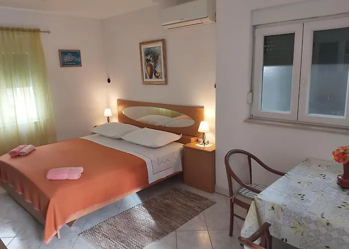 Seaside Apartment For 2 P