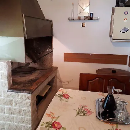 Seaside Apartment For 2 P Trogir Exterior photo